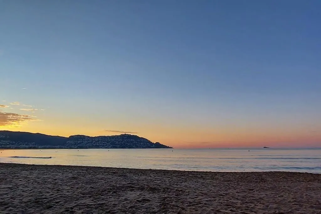 Sunsetmare Vacational Apartment 罗萨斯 0*,  西班牙